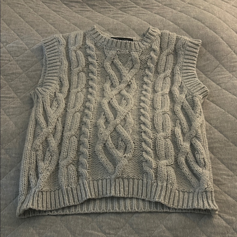 Gray Cable Knit Sleeveless Sweater Vest